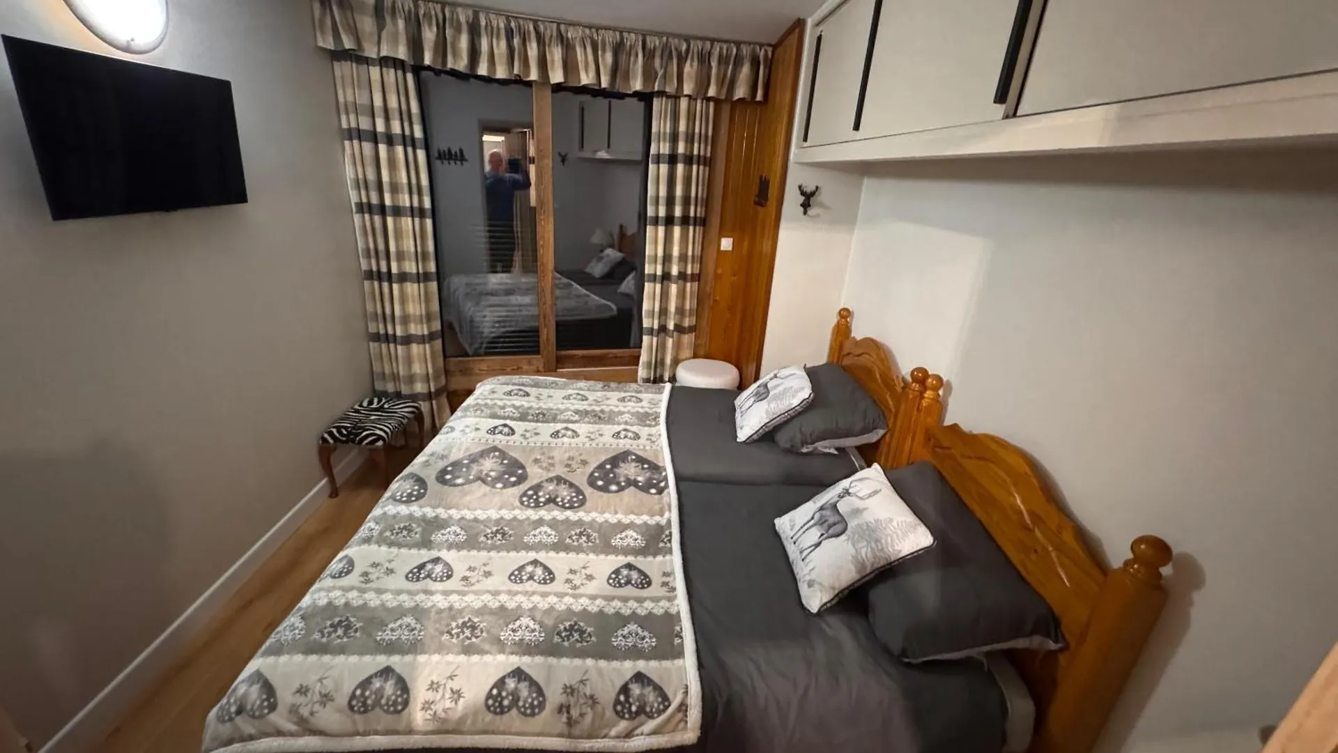 Courchevel Ski In/Ski Out Apartment